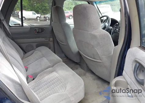 2002 Chevrolet Blazer из США, поврежденный, VIN 1GNDT13W42K137102